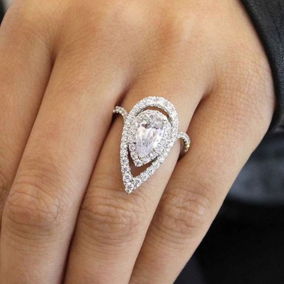 ✨SOLD OUT✨Massive Pear Shaped Stunner✨ - Picture 2 of 8